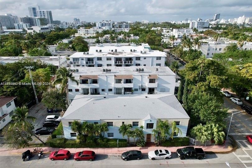 THE FRANCIS CONDO - Residential