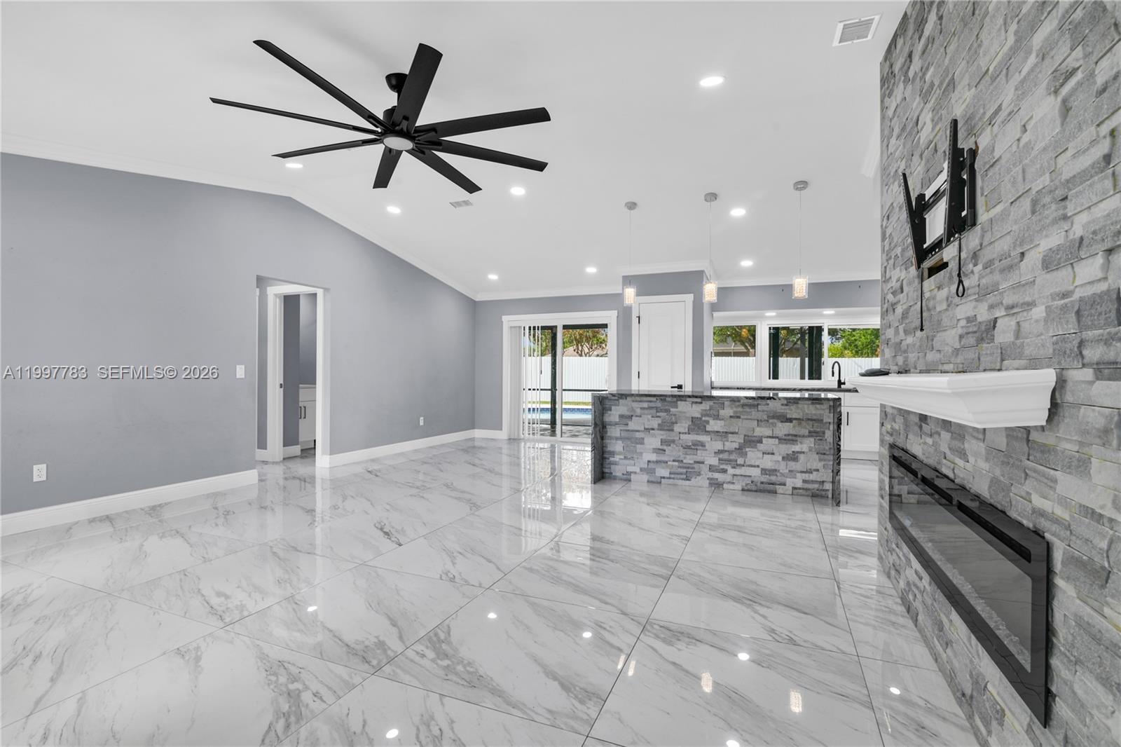 PORT ST LUCIE SECTION 25 - Residential Lease