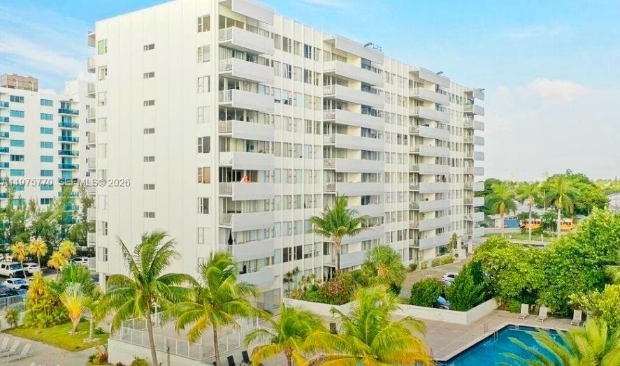 7545 E Treasure Dr 3I