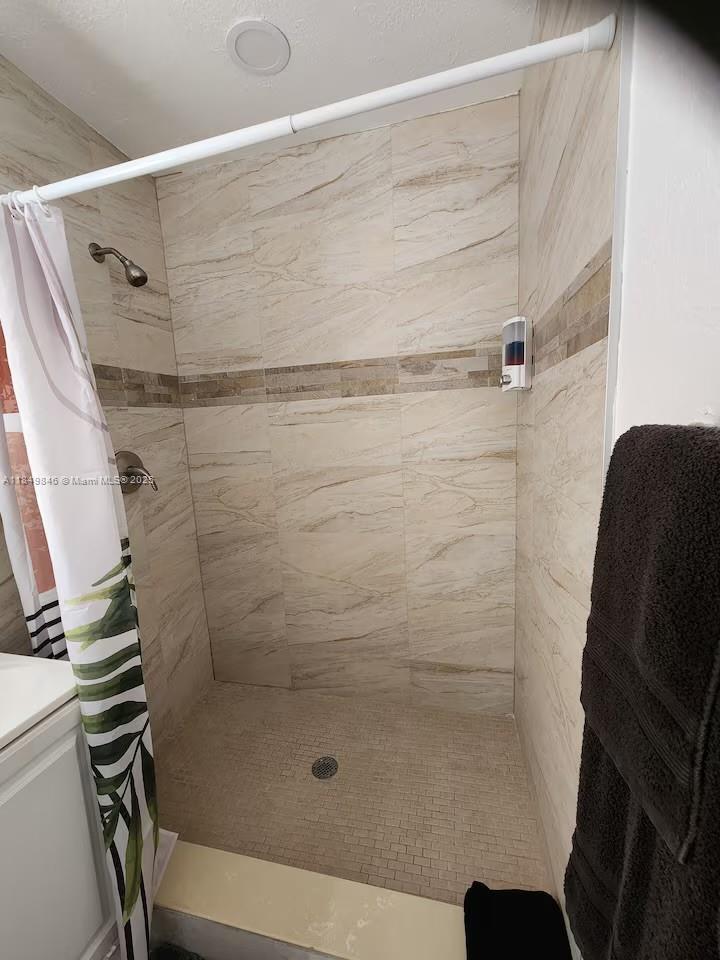 HOLLYWOOD BEACH - Residential Income