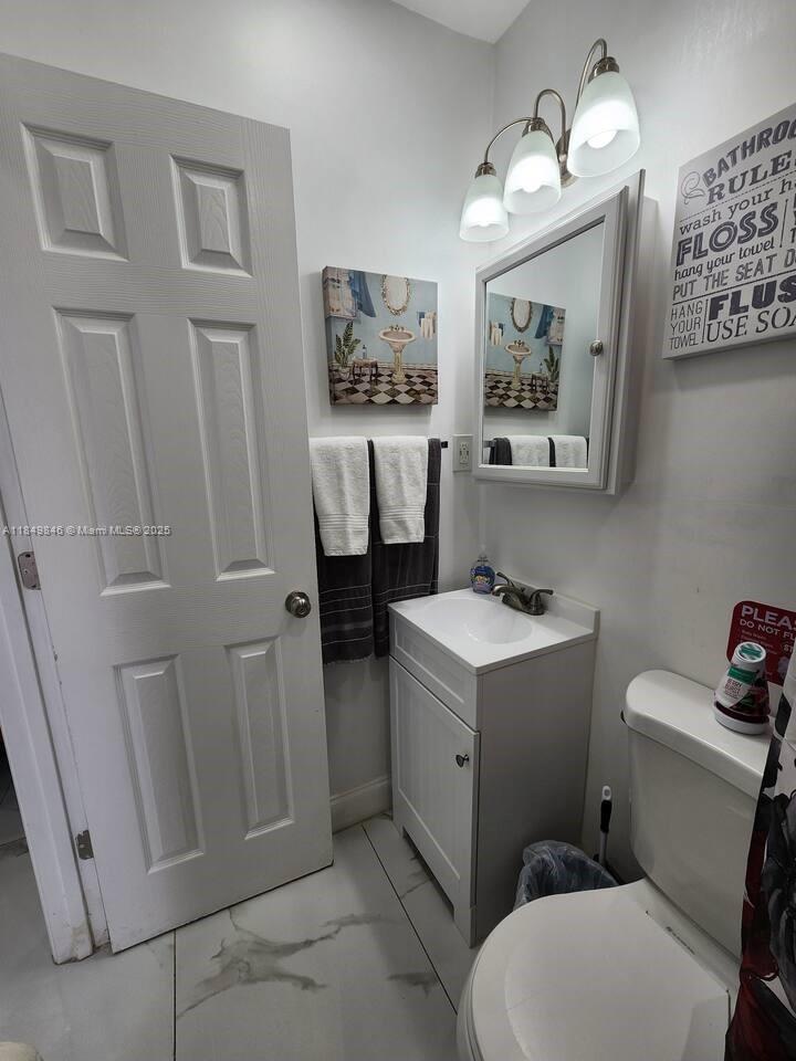 HOLLYWOOD BEACH - Residential Income