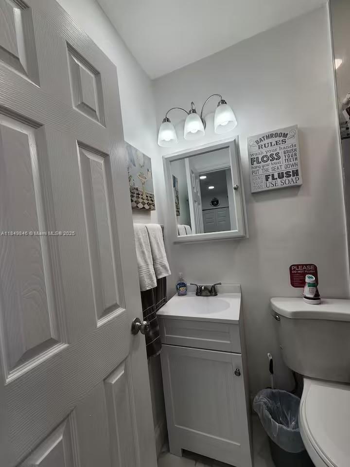 HOLLYWOOD BEACH - Residential Income