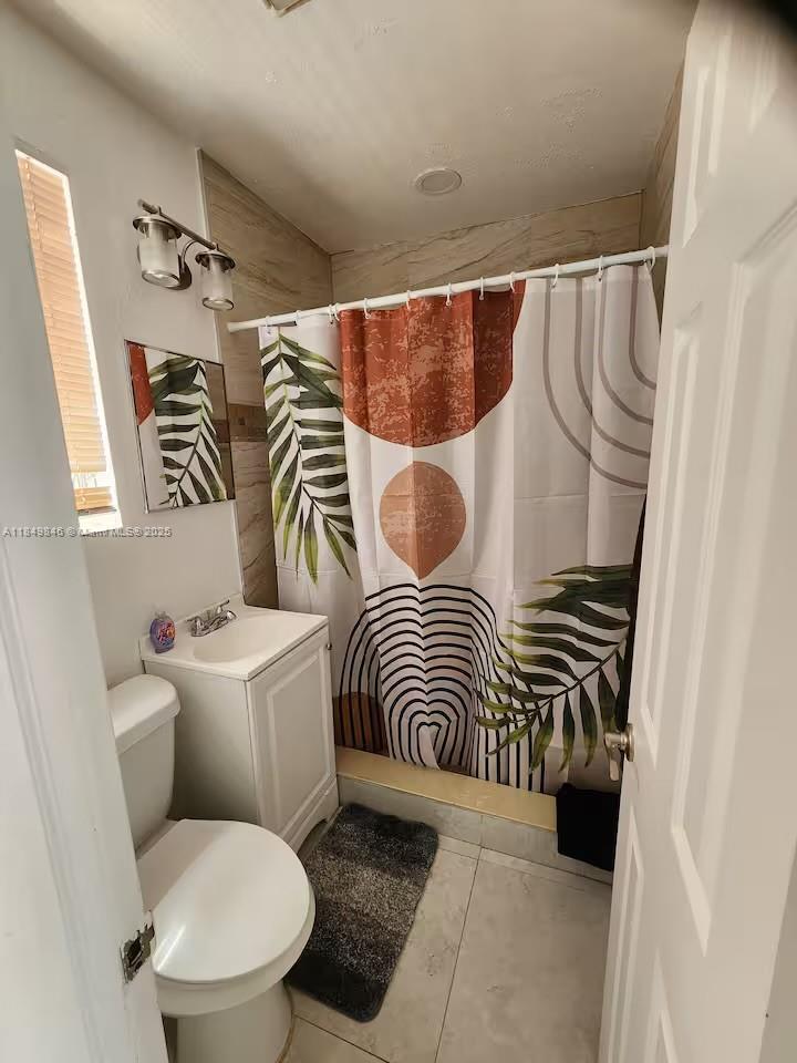 HOLLYWOOD BEACH - Residential Income