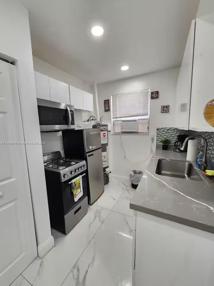 HOLLYWOOD BEACH - Residential Income