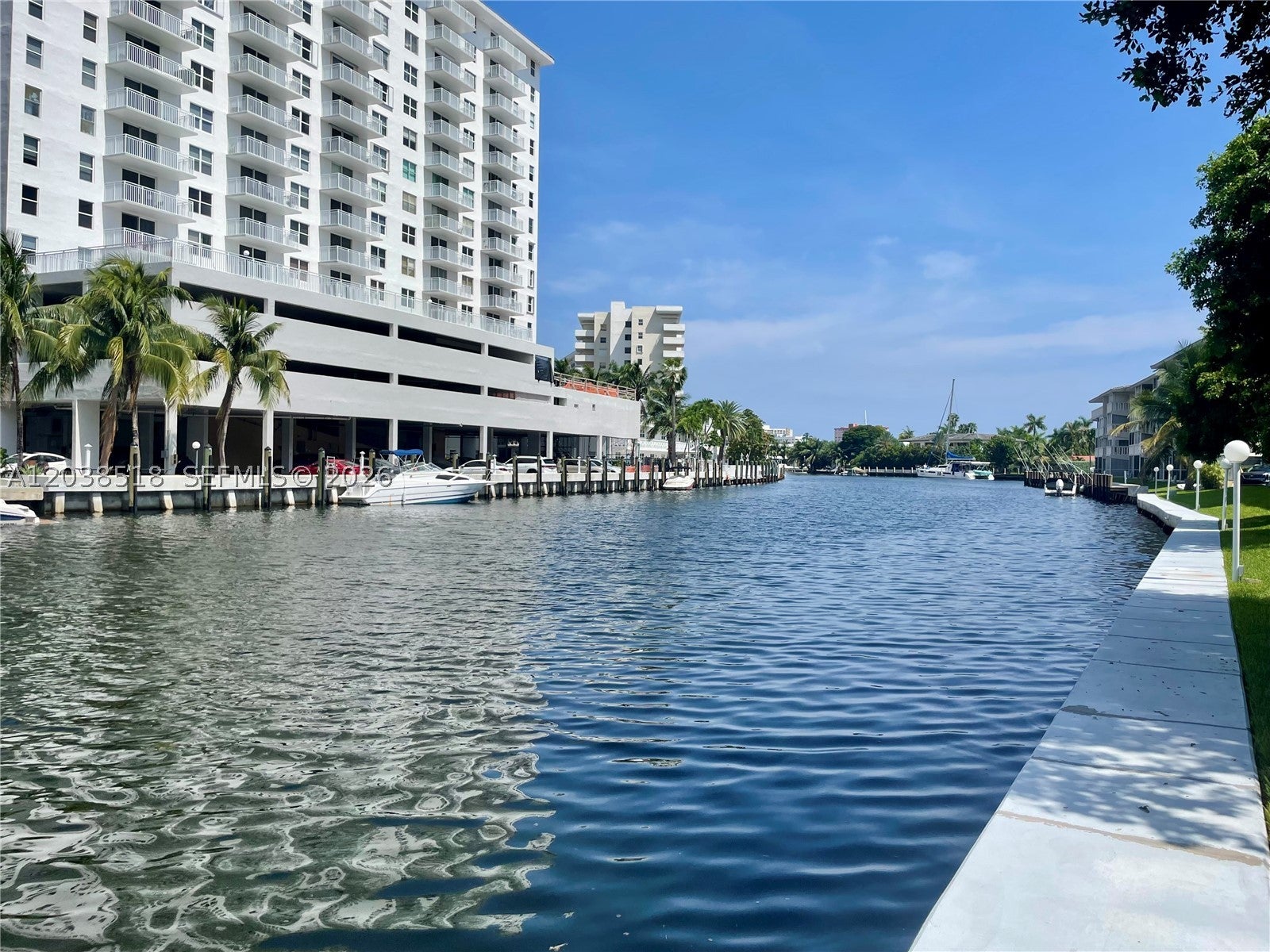 450 Paradise Isle Blvd 205
