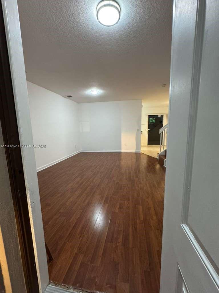 AB AT TAMIAMI TRAIL PHASE - Residential Lease