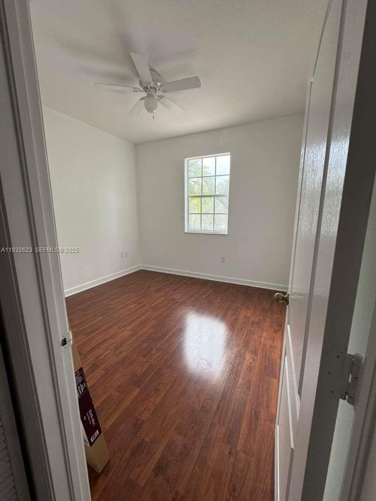 AB AT TAMIAMI TRAIL PHASE - Residential Lease