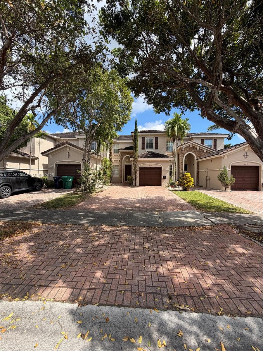 AB AT TAMIAMI TRAIL PHASE - Residential Lease