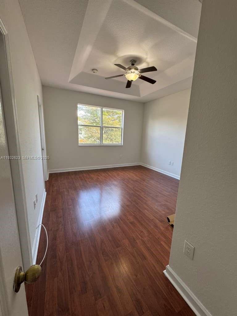 AB AT TAMIAMI TRAIL PHASE - Residential Lease