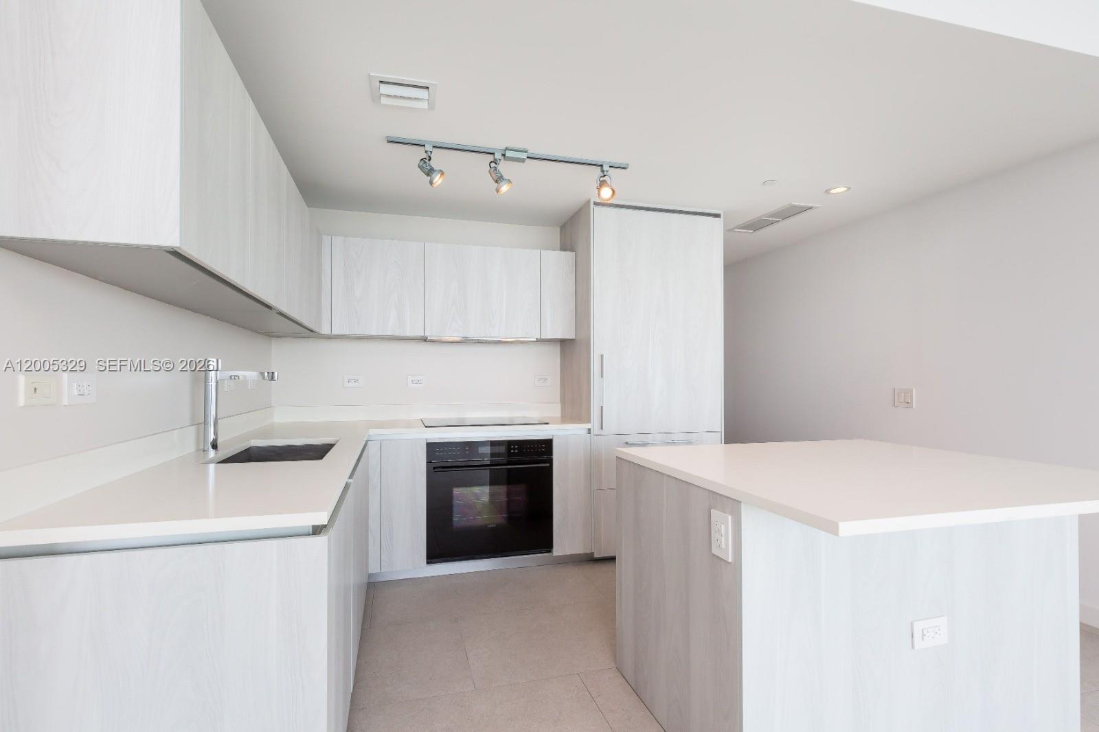 3131 NE 7th Ave 1406