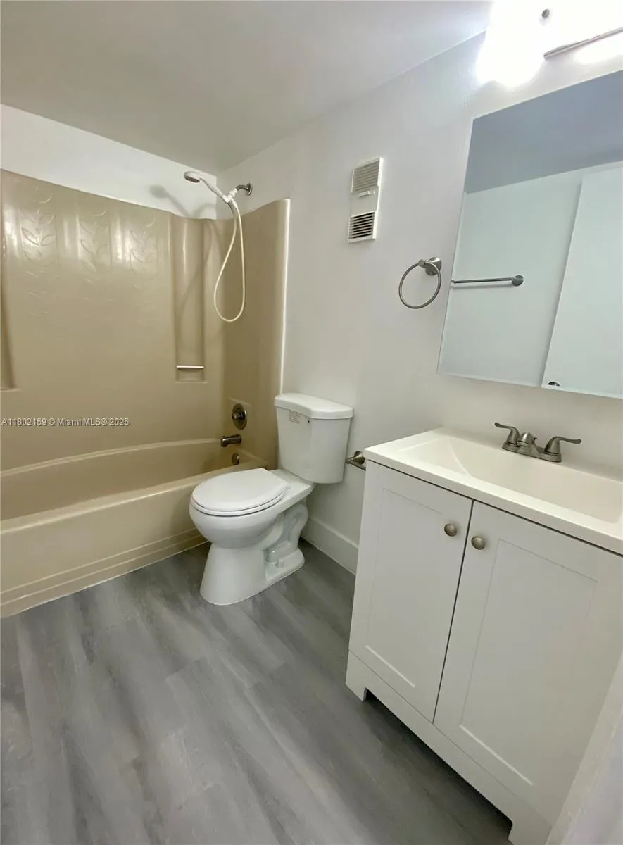 Miramar, Florida 33025, United States, 2 Bedrooms Bedrooms, ,2 BathroomsBathrooms,Residential,Active,130158