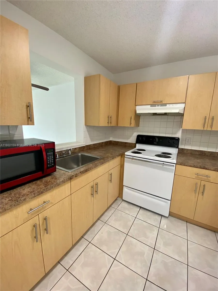 Miramar, Florida 33025, United States, 2 Bedrooms Bedrooms, ,2 BathroomsBathrooms,Residential,Active,130158