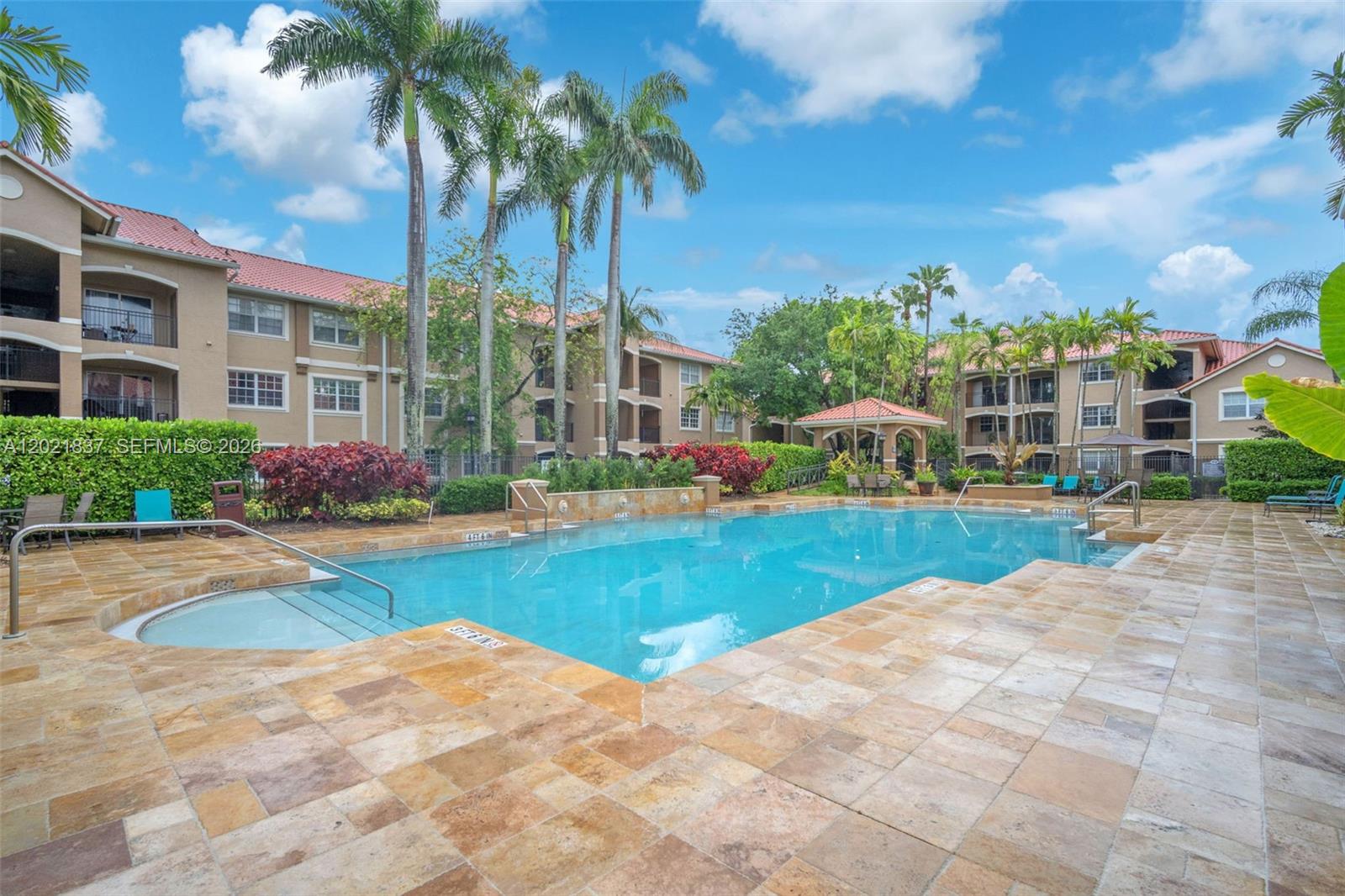 MARQUESA CONDO - Residential