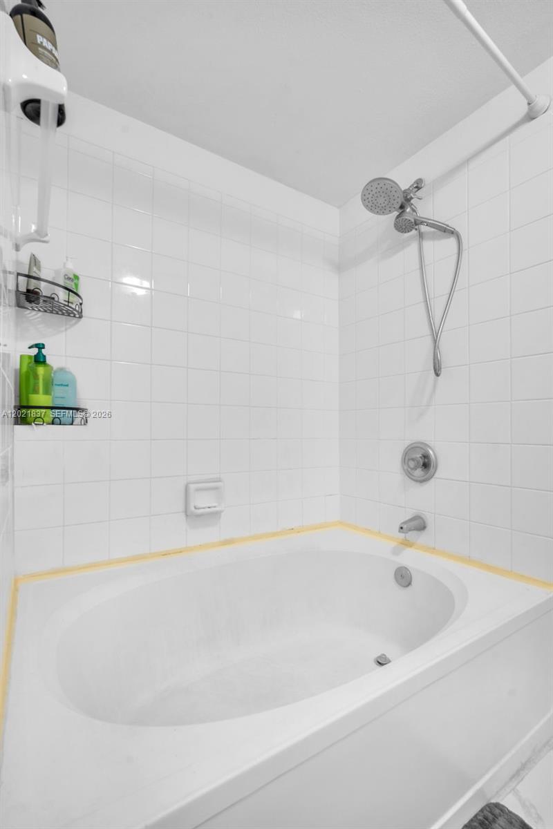 MARQUESA CONDO - Residential