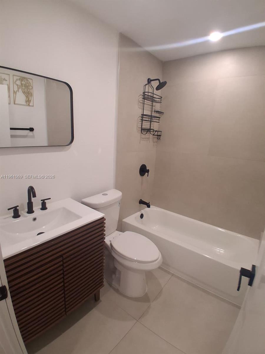 LAUDERDALE VILLAS - Residential Lease