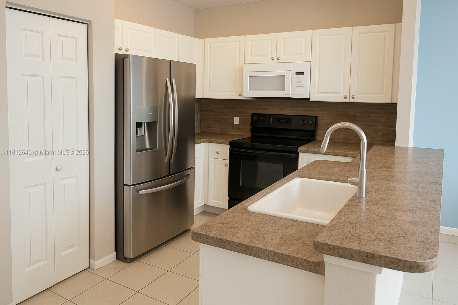 FLORIDIAN ISLES SOUTH - Residential