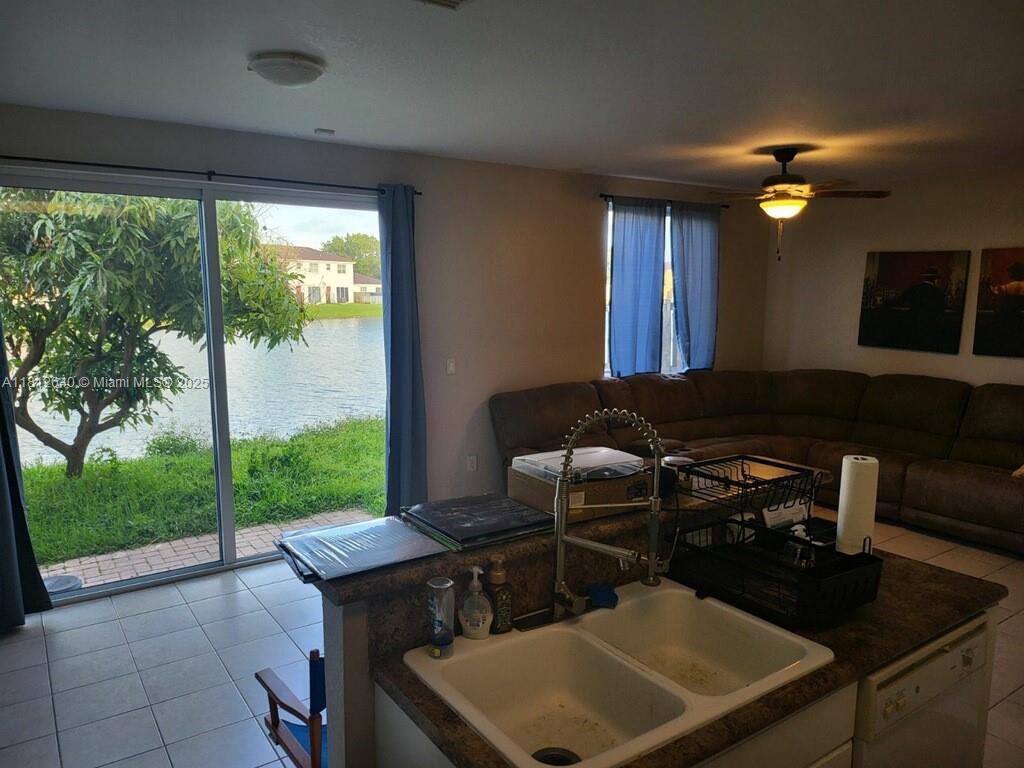 1057 NE 42nd Ave