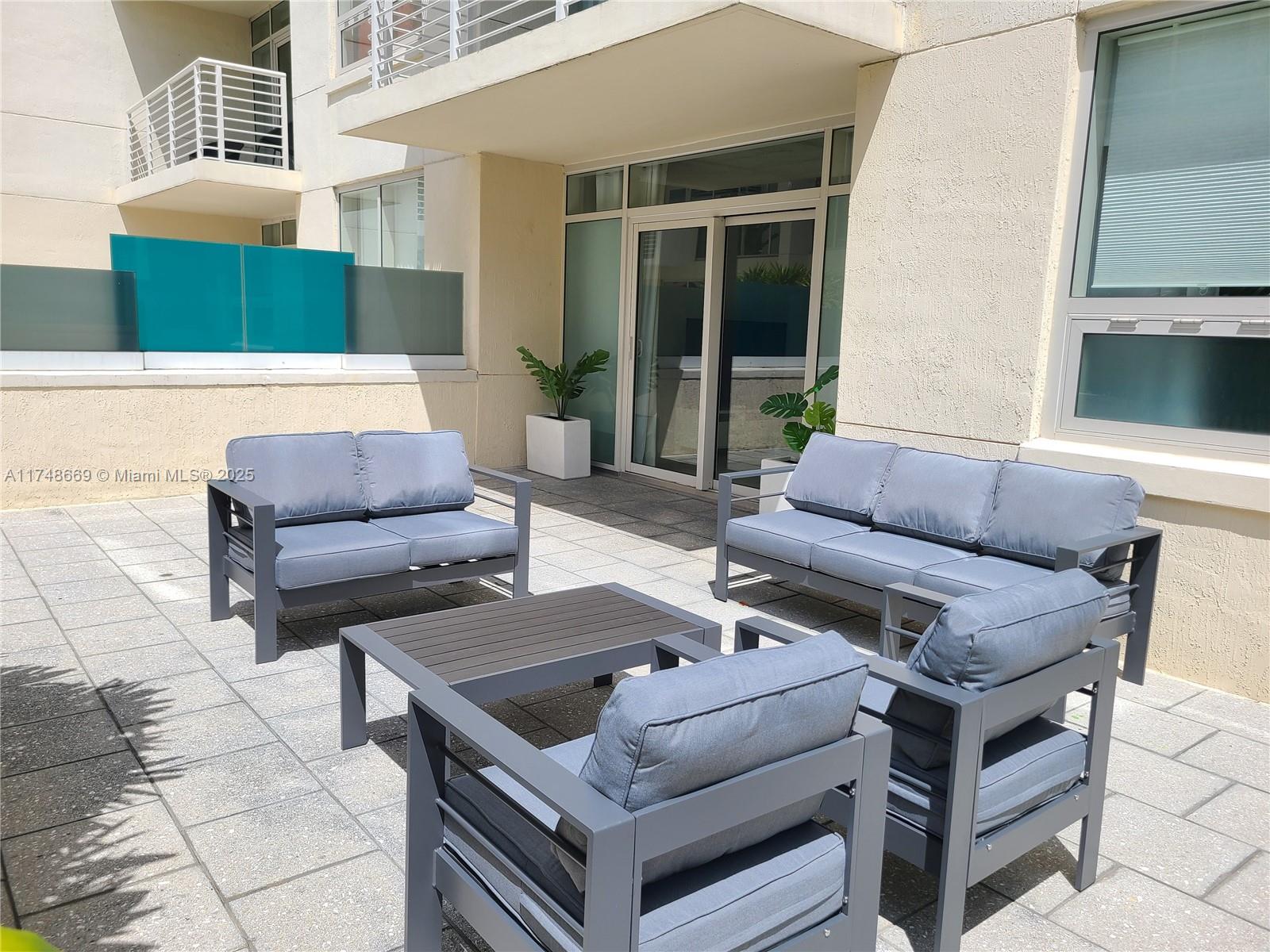 3250 NE 1st Ave 511