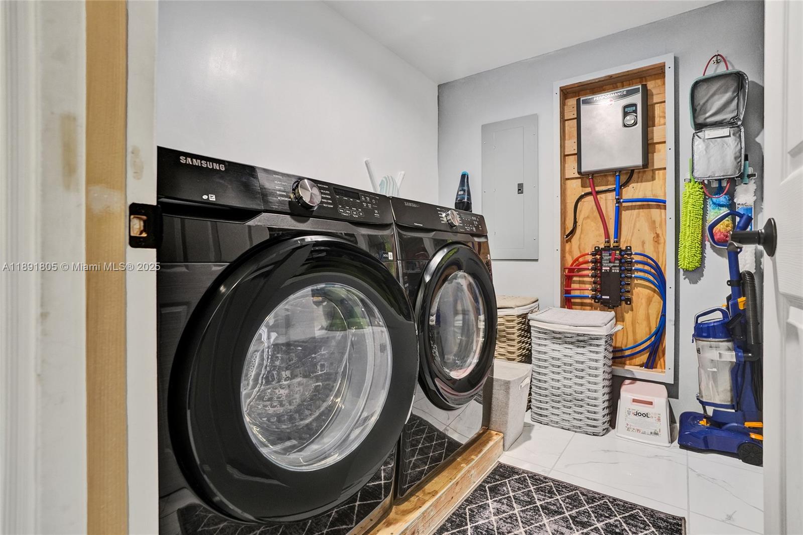 HAVEN LAKE PARK - Residential