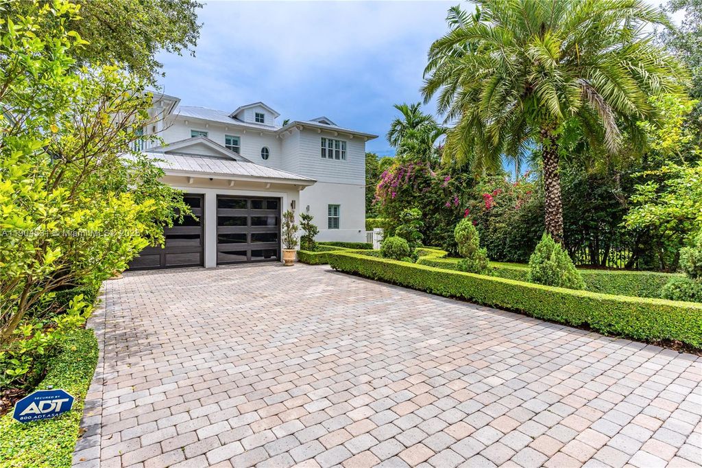 Photo of 7260 SW 164th Ter, Palmetto Bay, FL 33157 (MLS # A11904531)