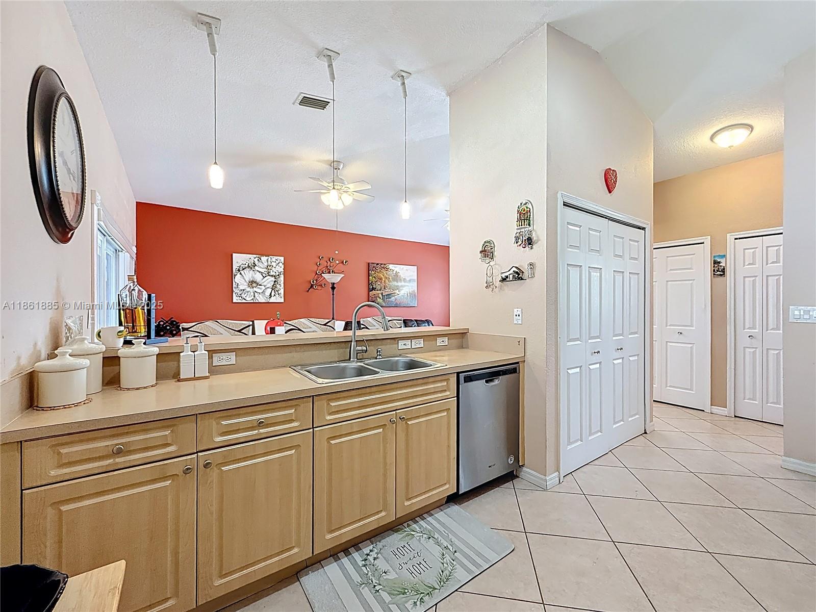 RIVAS-LIMA SUB - Residential