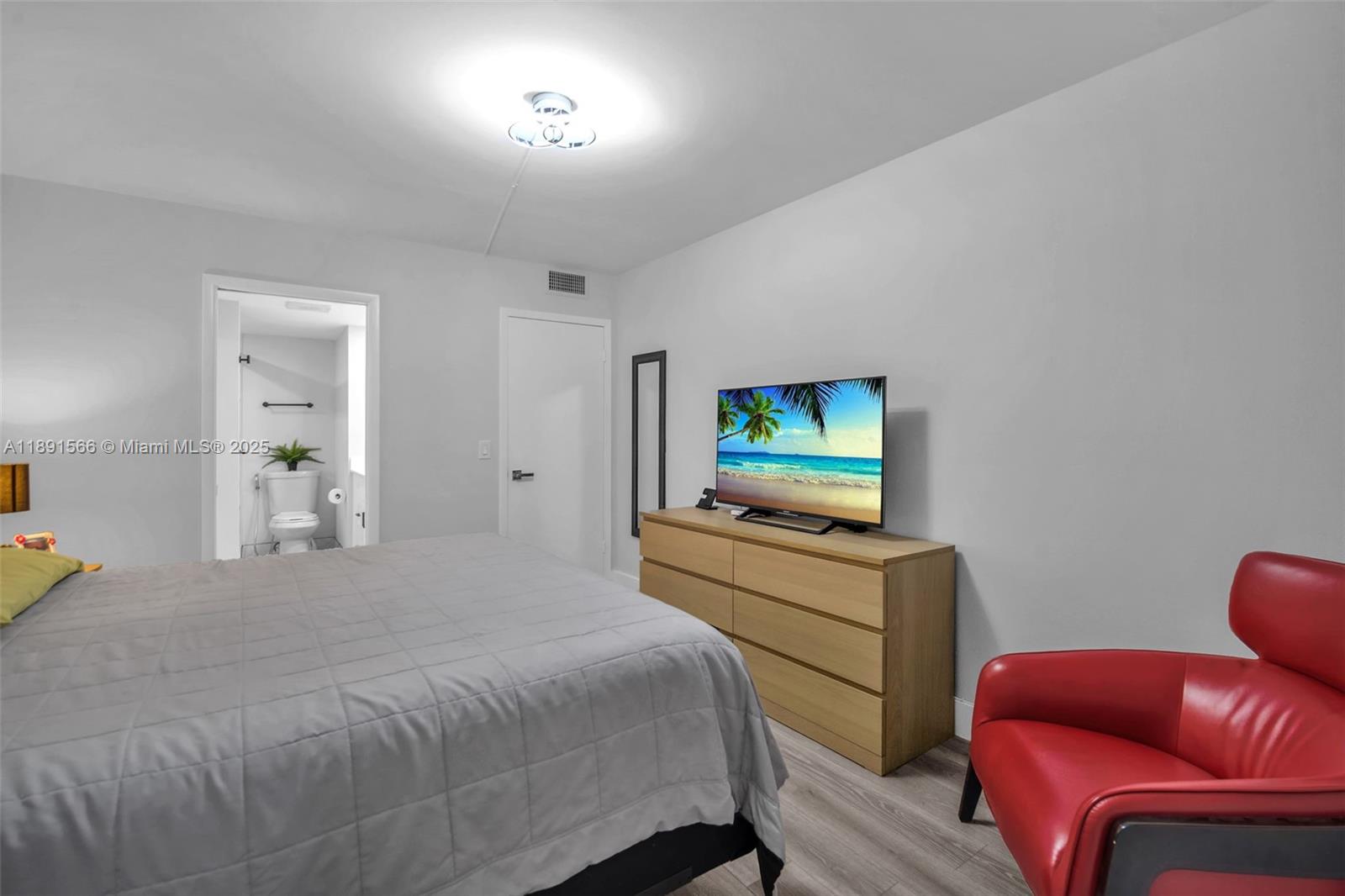 HYTHE AT CENTURY VILLAGE - Residential