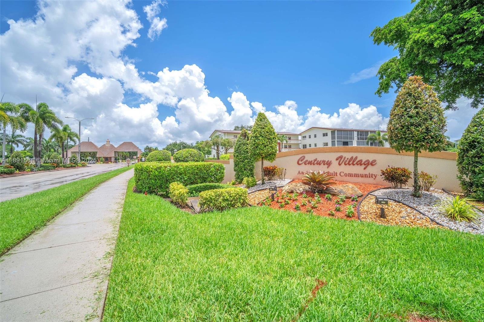 HYTHE AT CENTURY VILLAGE - Residential