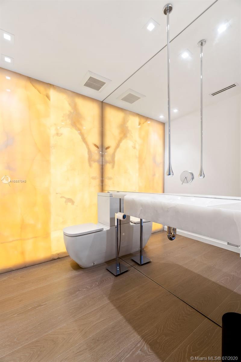 OCEANSIDE FISHER ISL COND - Residential