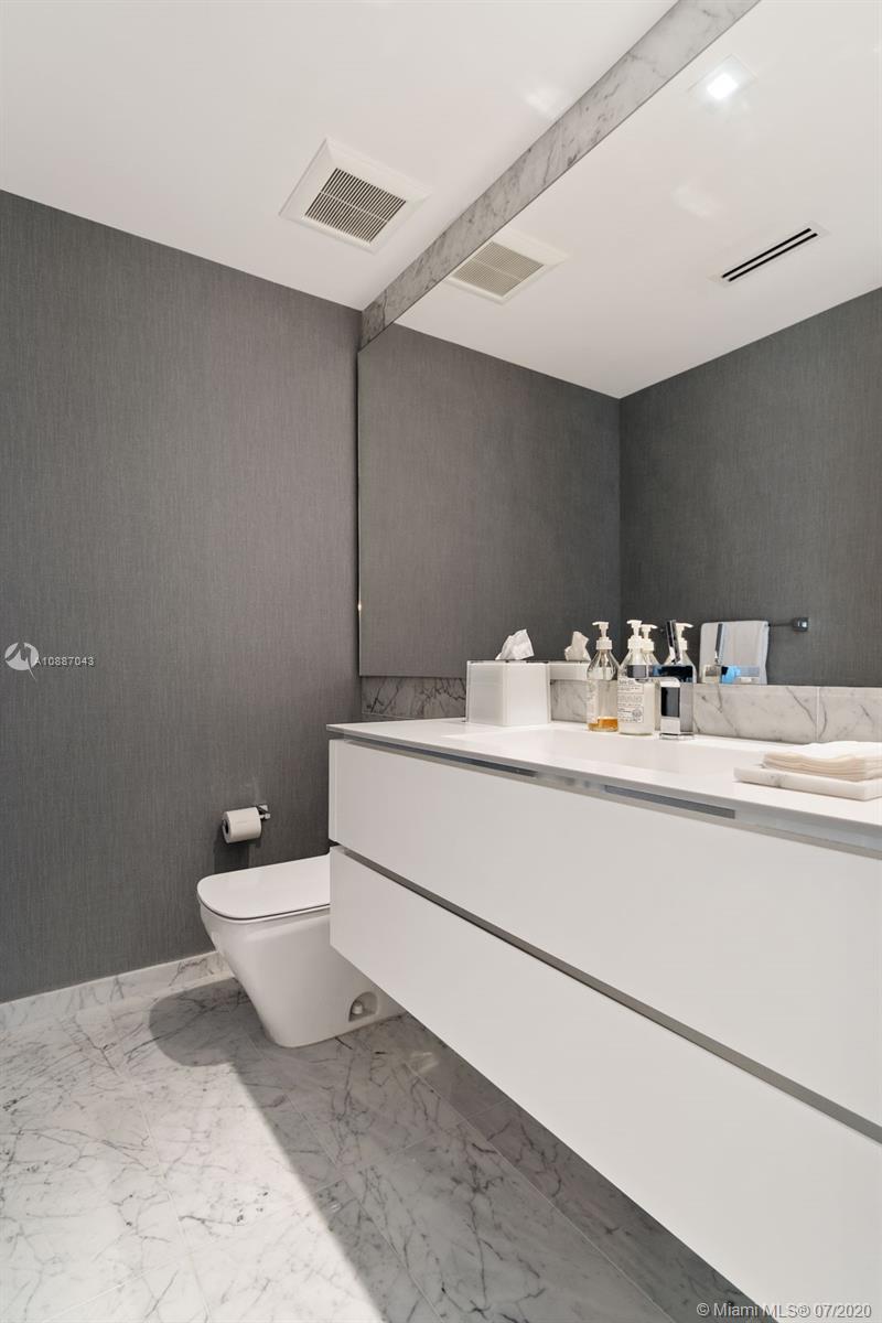 OCEANSIDE FISHER ISL COND - Residential