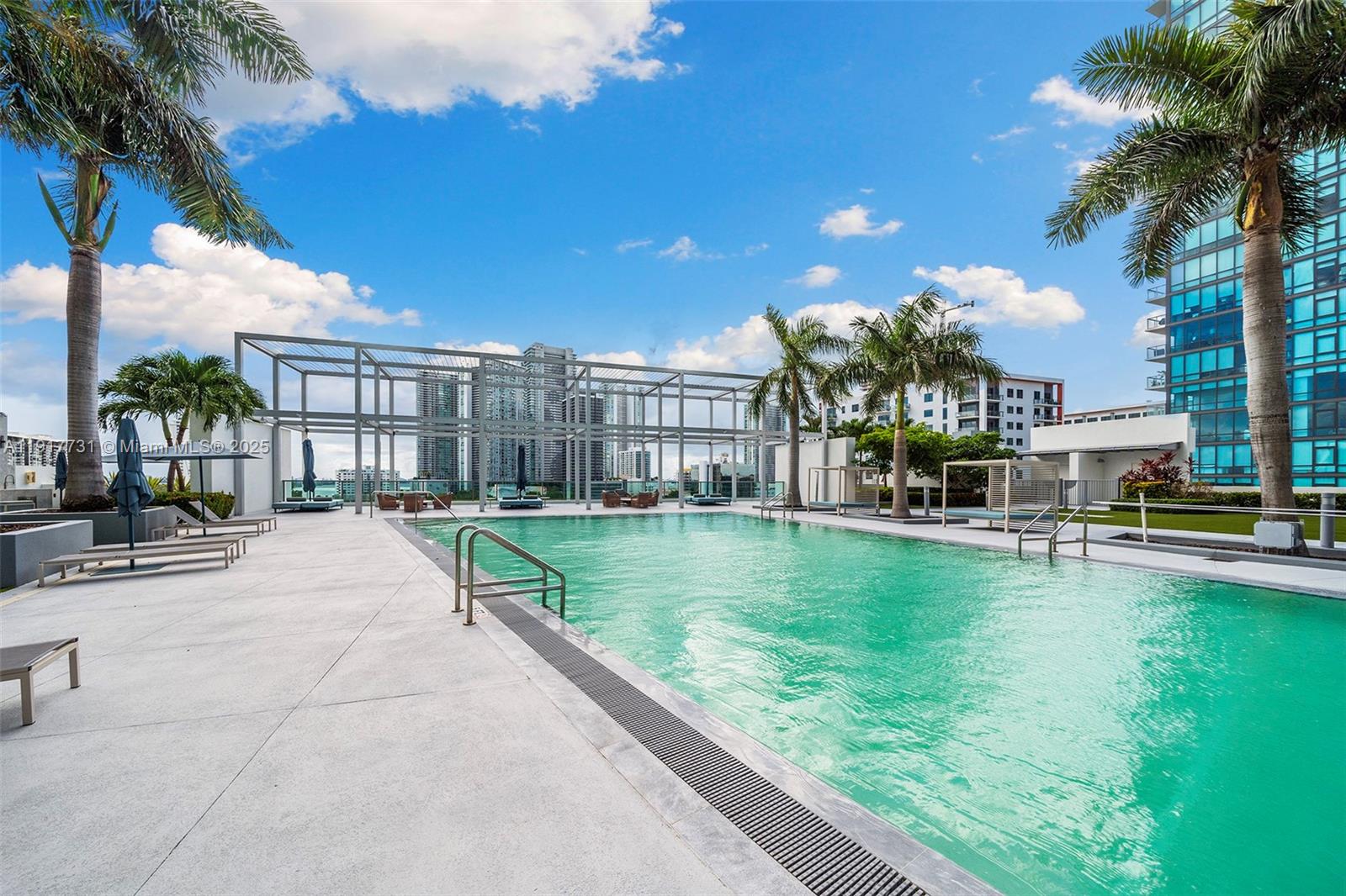 FOUR MIDTOWN MIAMI CONDO - Residential