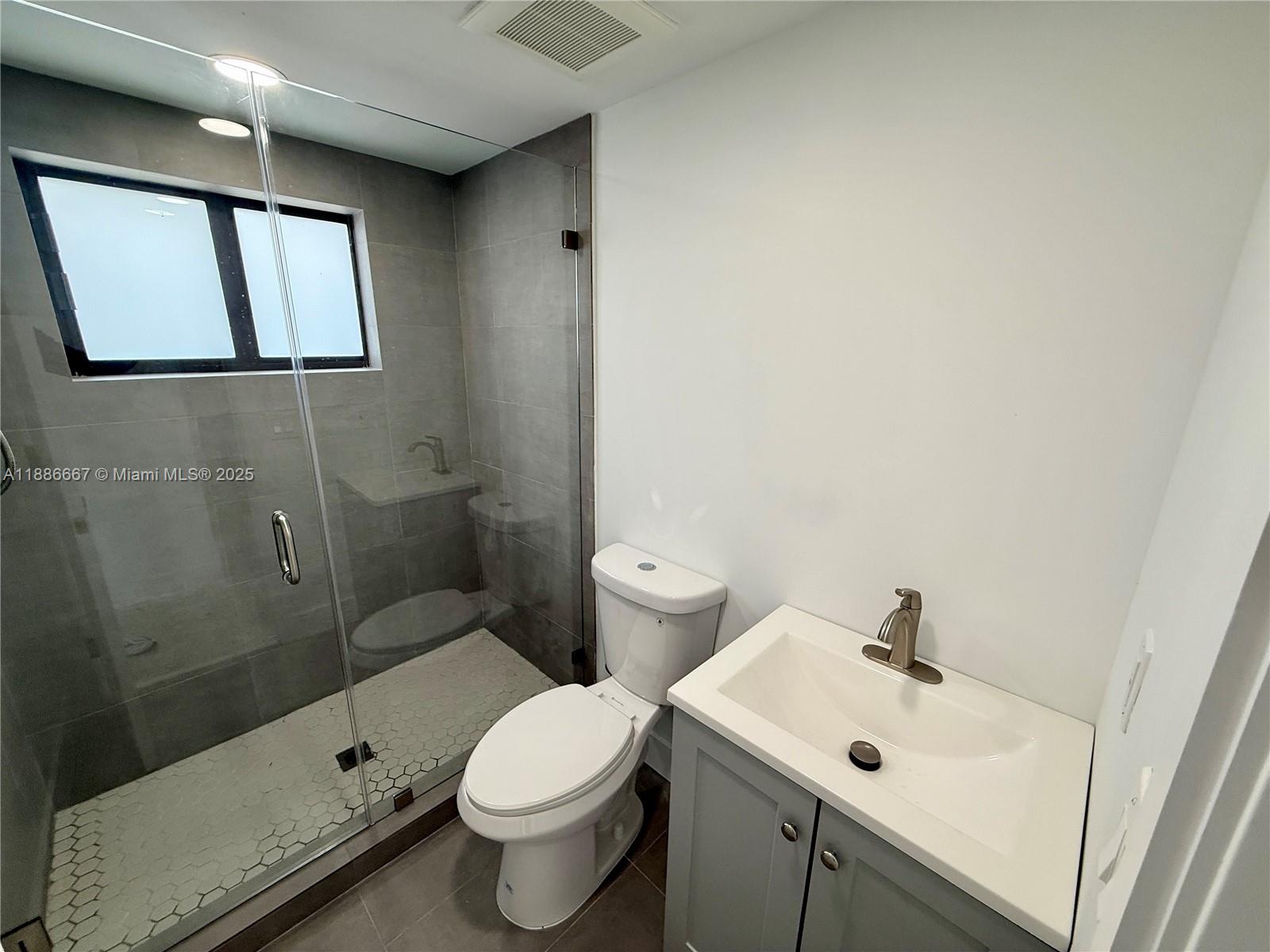 DIXIE HIGHWAY TRACK - Residential Lease