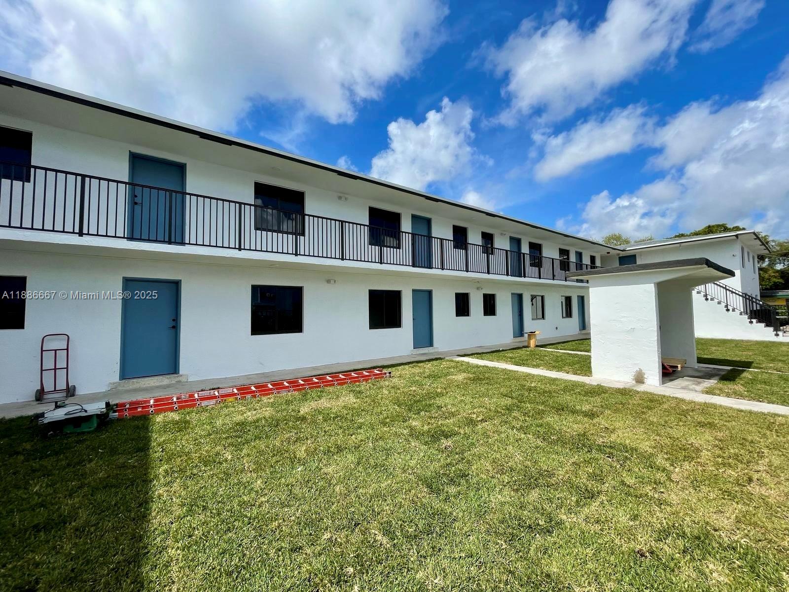 DIXIE HIGHWAY TRACK - Residential Lease