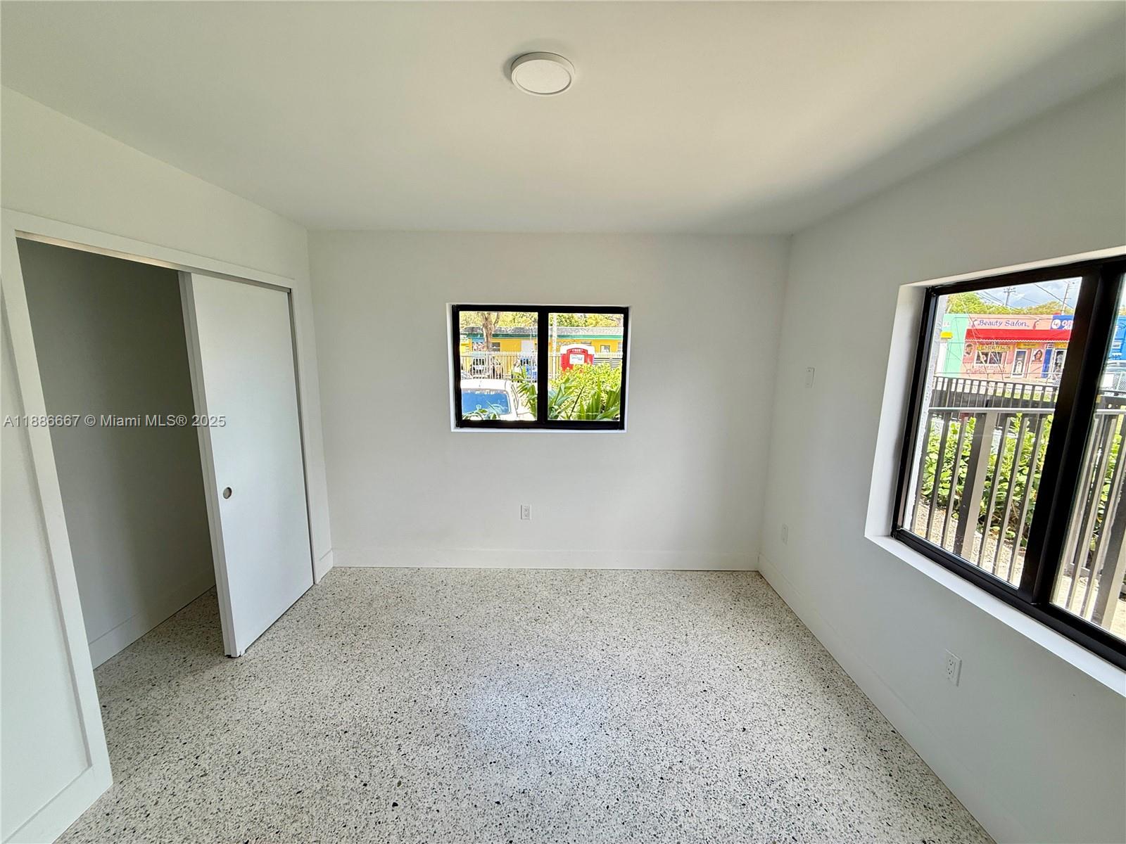 DIXIE HIGHWAY TRACK - Residential Lease