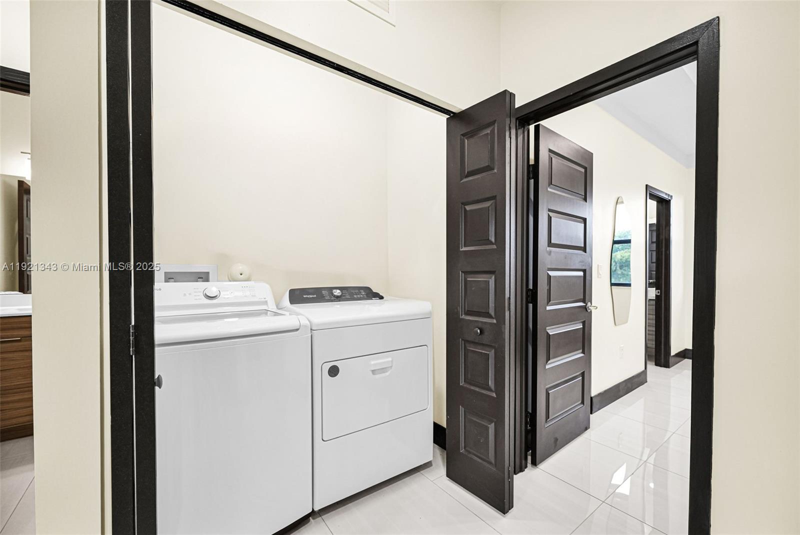 DUNNWOODY LAKE - Residential