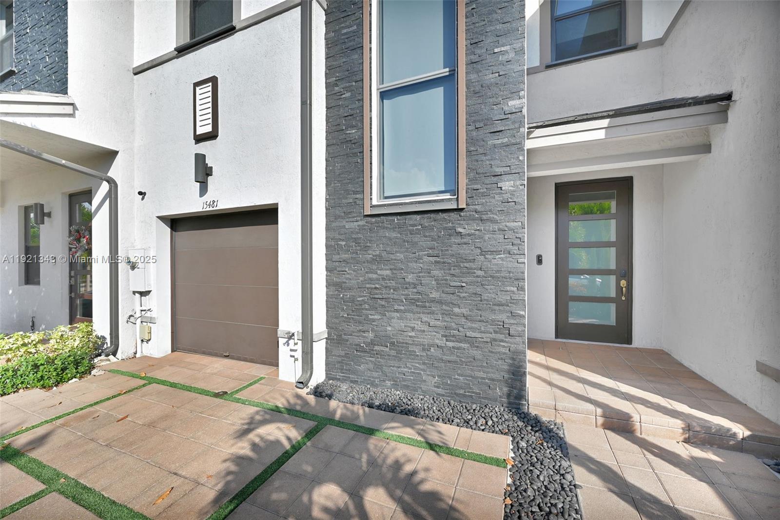 DUNNWOODY LAKE - Residential