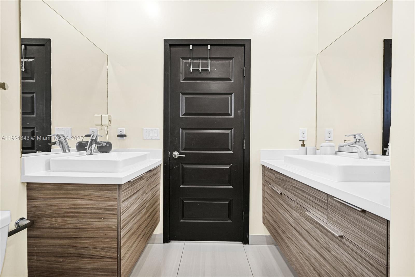 DUNNWOODY LAKE - Residential