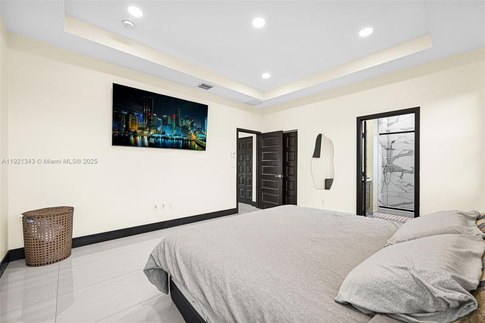 DUNNWOODY LAKE - Residential