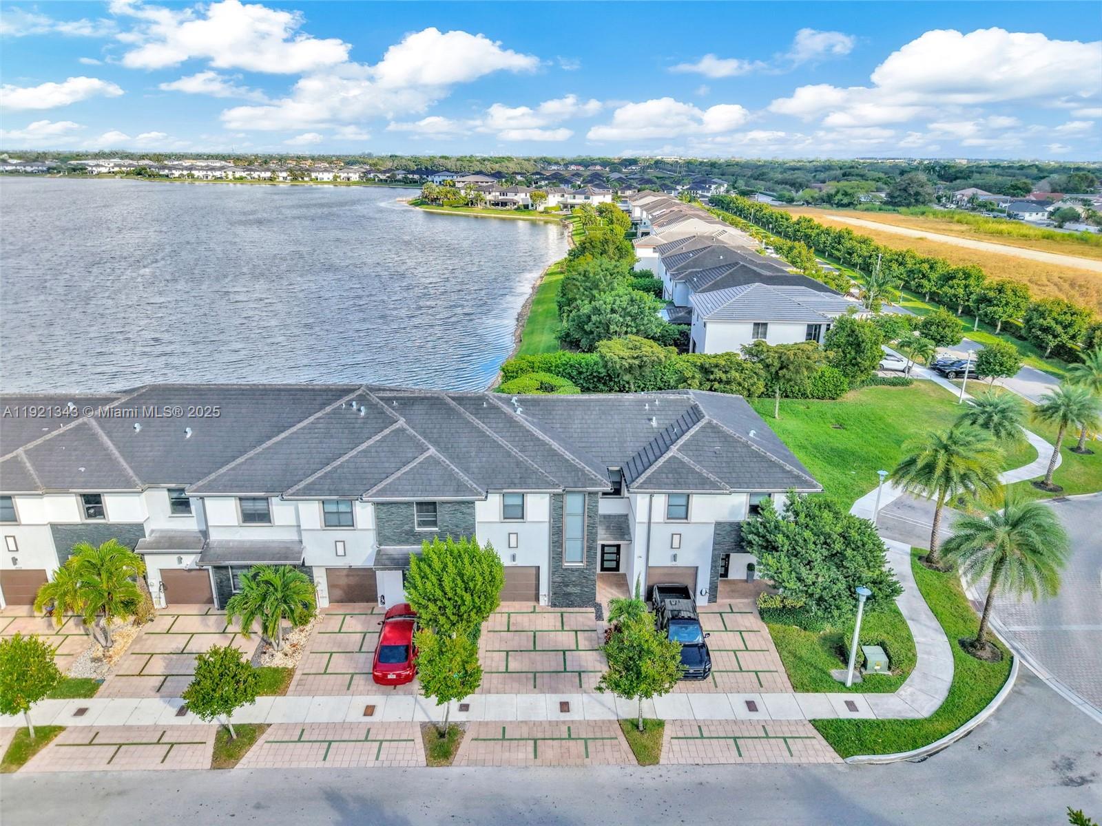 DUNNWOODY LAKE - Residential