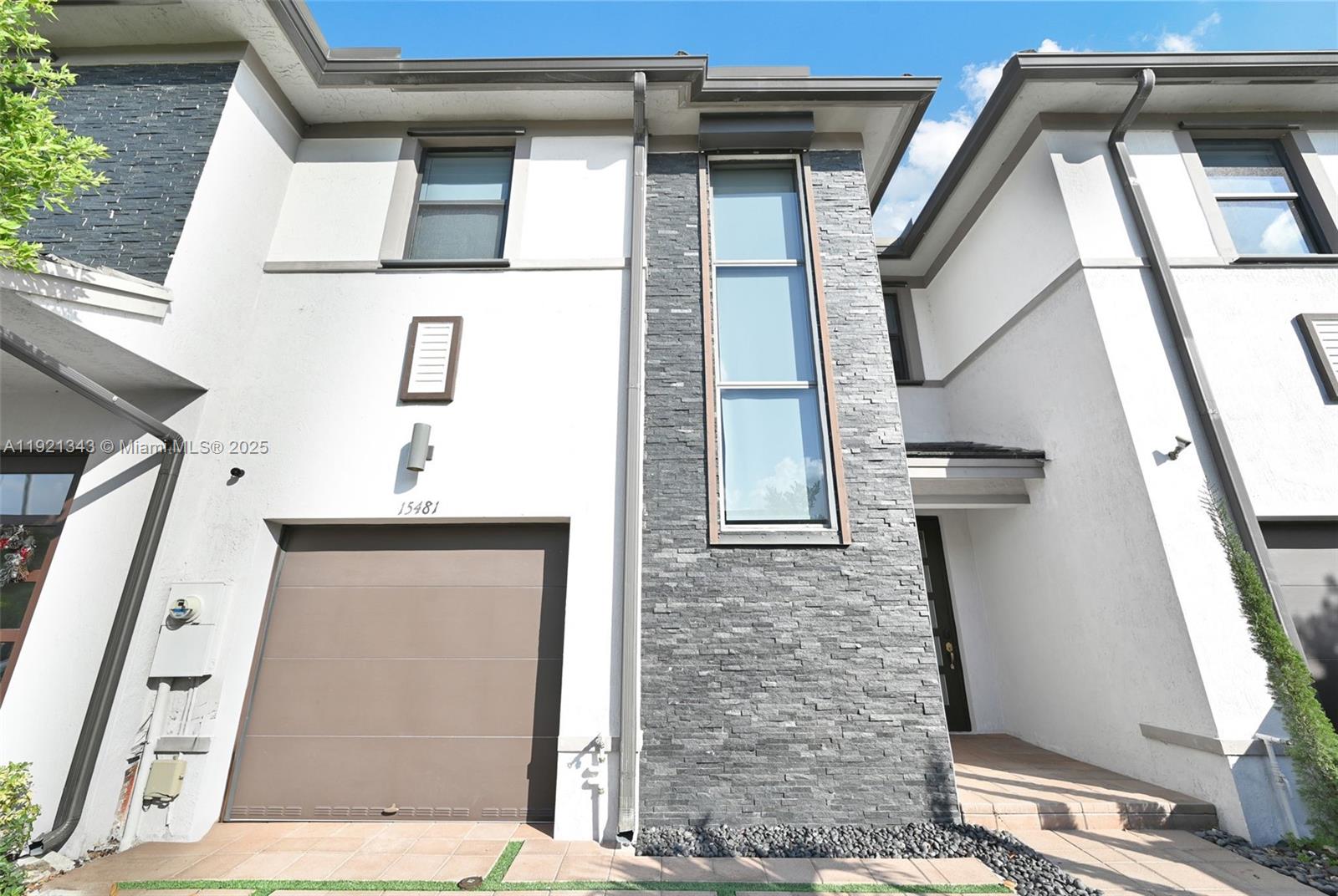 DUNNWOODY LAKE - Residential