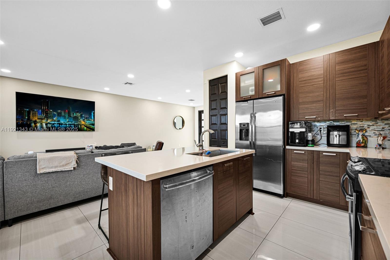 DUNNWOODY LAKE - Residential