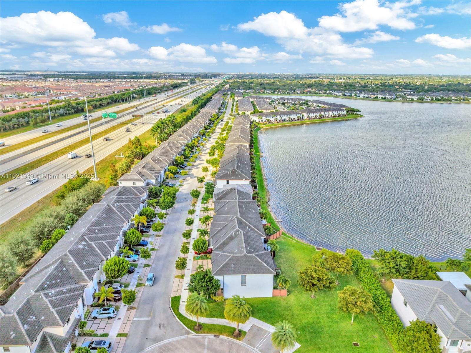 DUNNWOODY LAKE - Residential