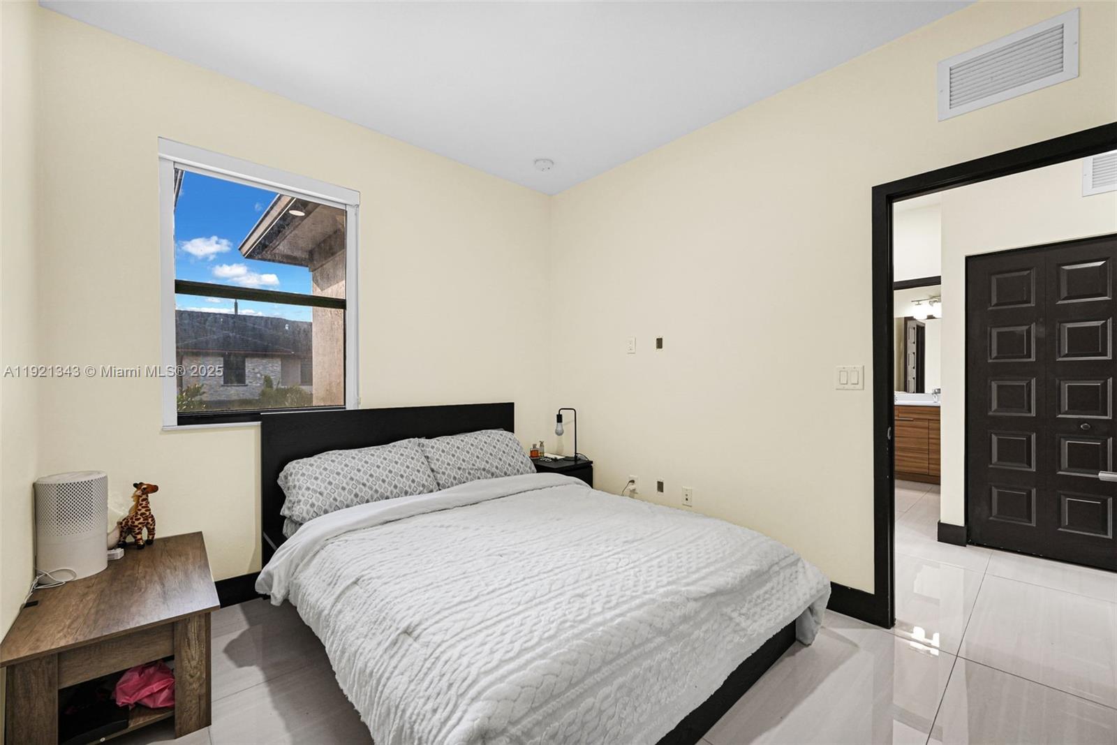 DUNNWOODY LAKE - Residential