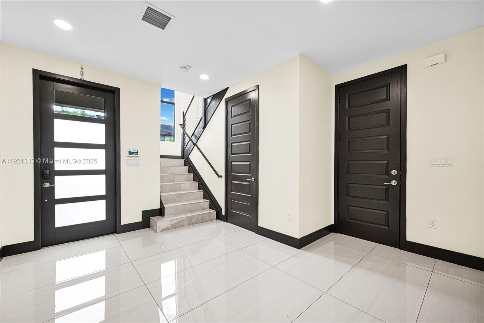 DUNNWOODY LAKE - Residential