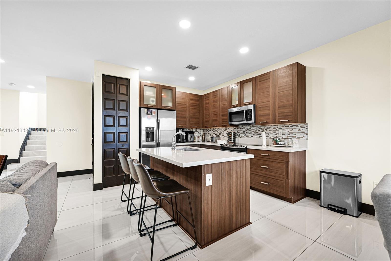 DUNNWOODY LAKE - Residential