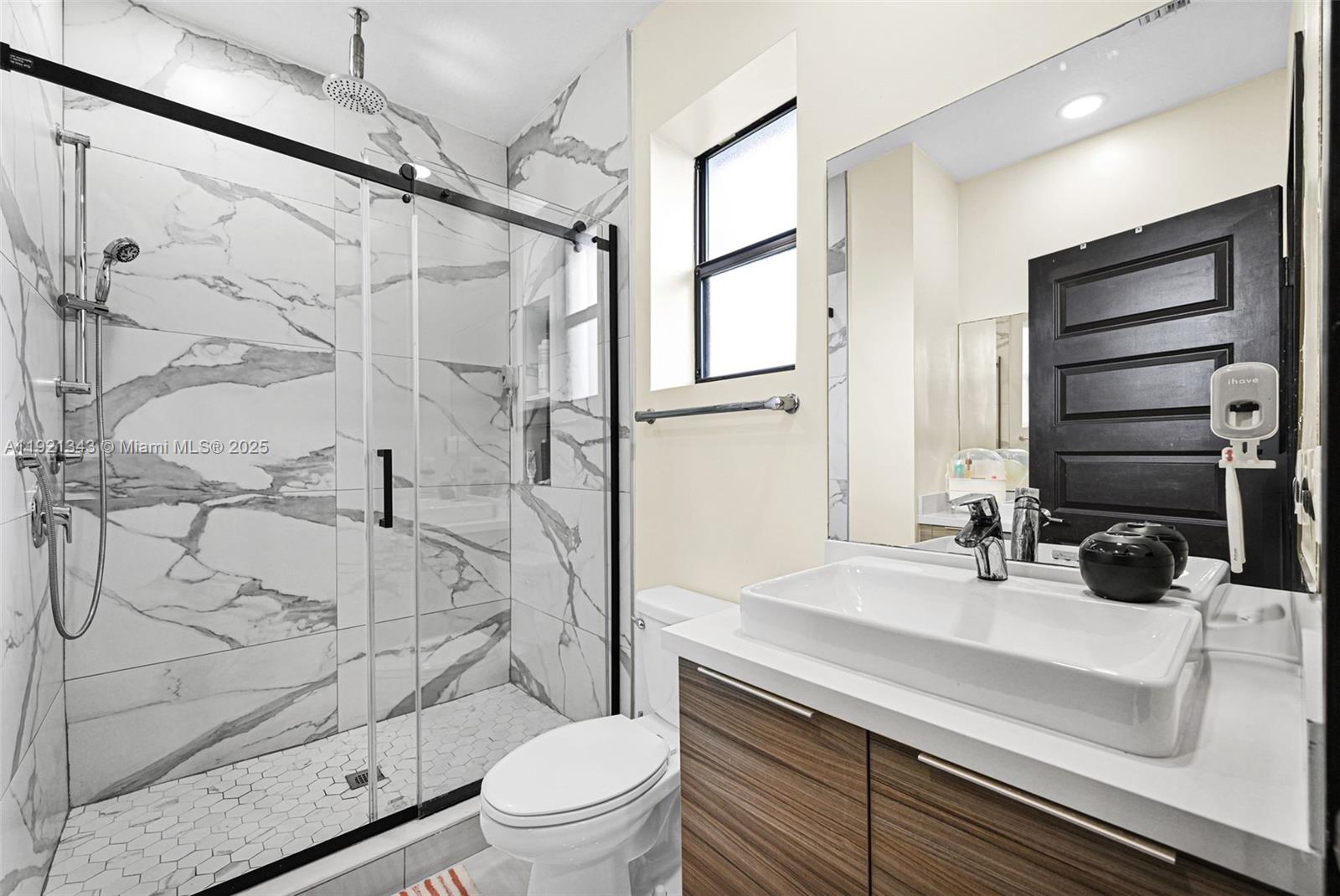 DUNNWOODY LAKE - Residential