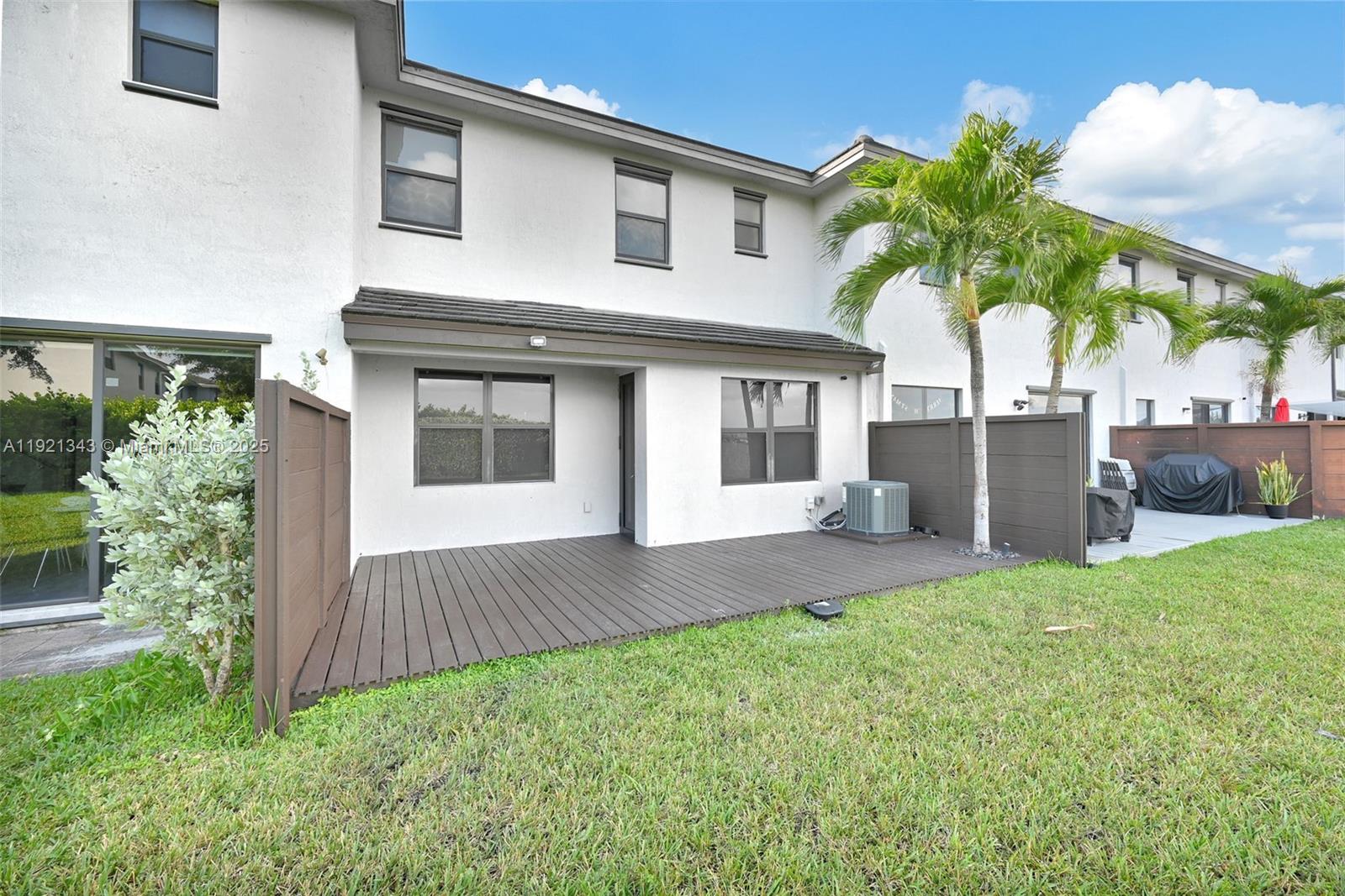 DUNNWOODY LAKE - Residential