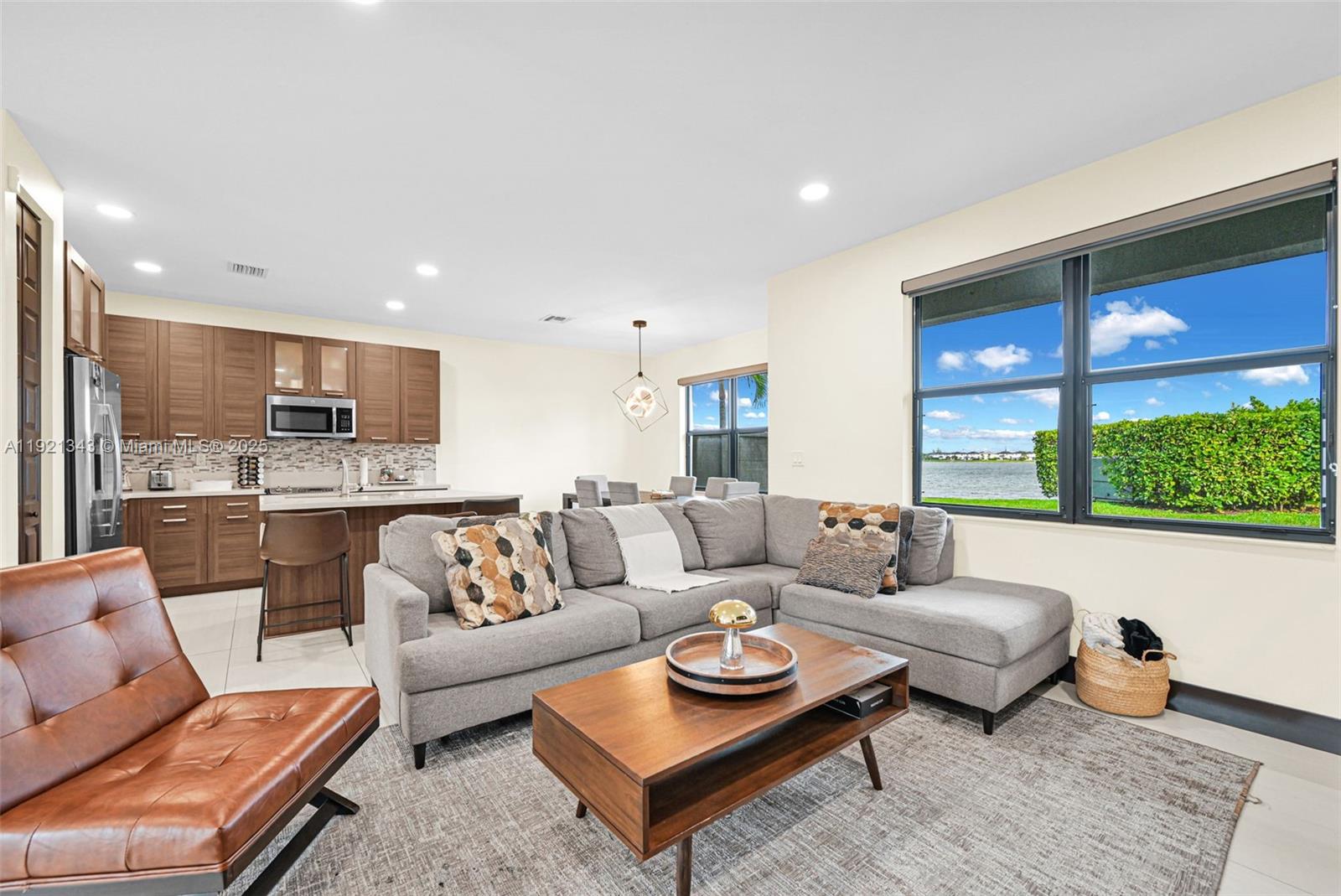 DUNNWOODY LAKE - Residential