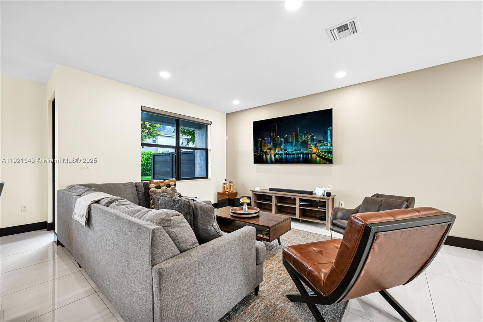 DUNNWOODY LAKE - Residential