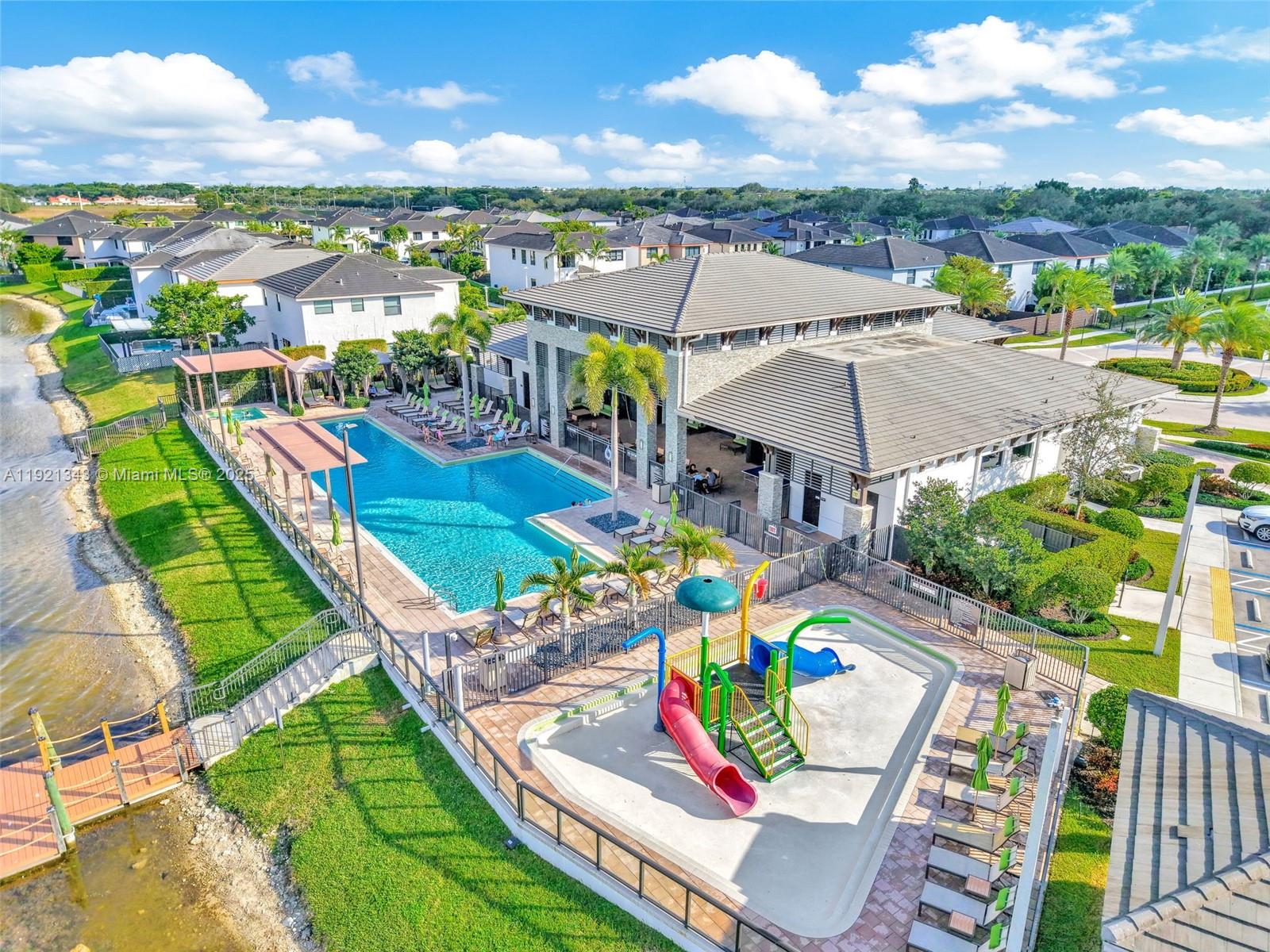 DUNNWOODY LAKE - Residential