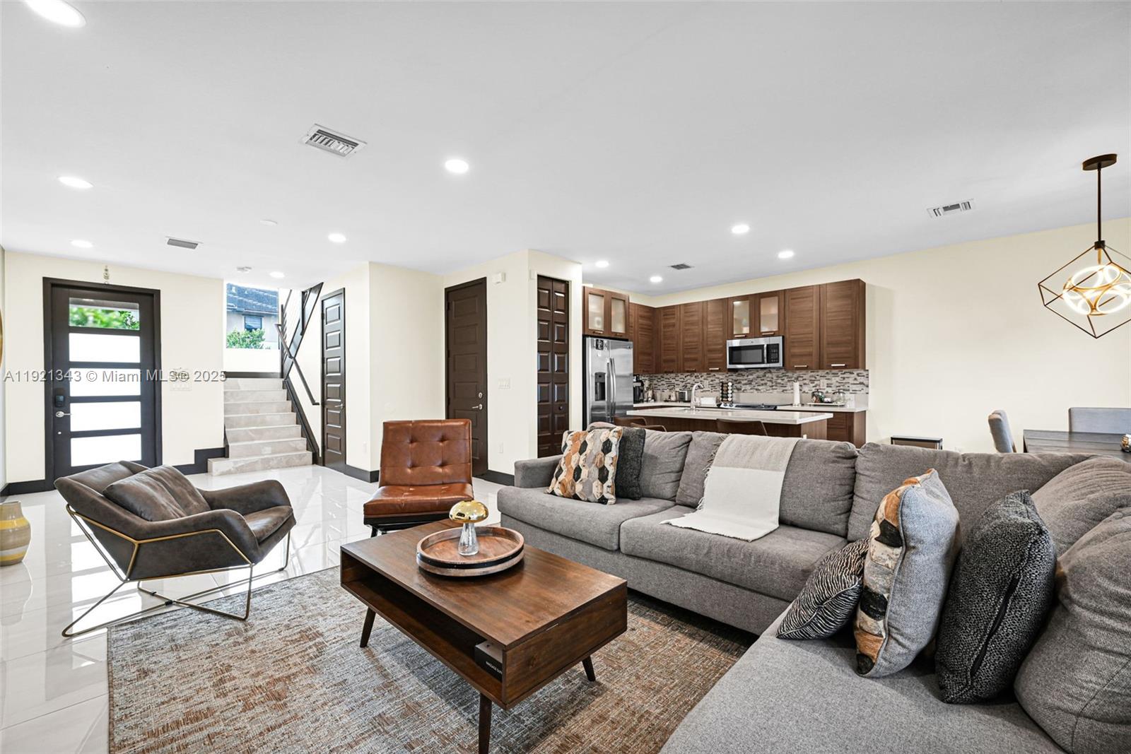 DUNNWOODY LAKE - Residential